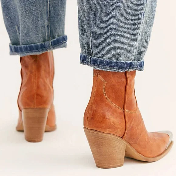 Free People Brayden Western Boho Boots Tan Etched Snip Toe Size 7 - Picture 5 of 16